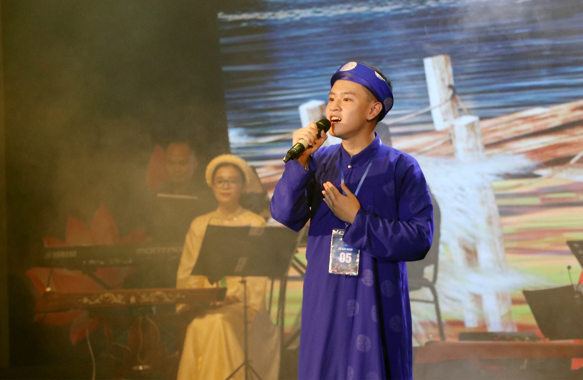 Anh-tin-bai